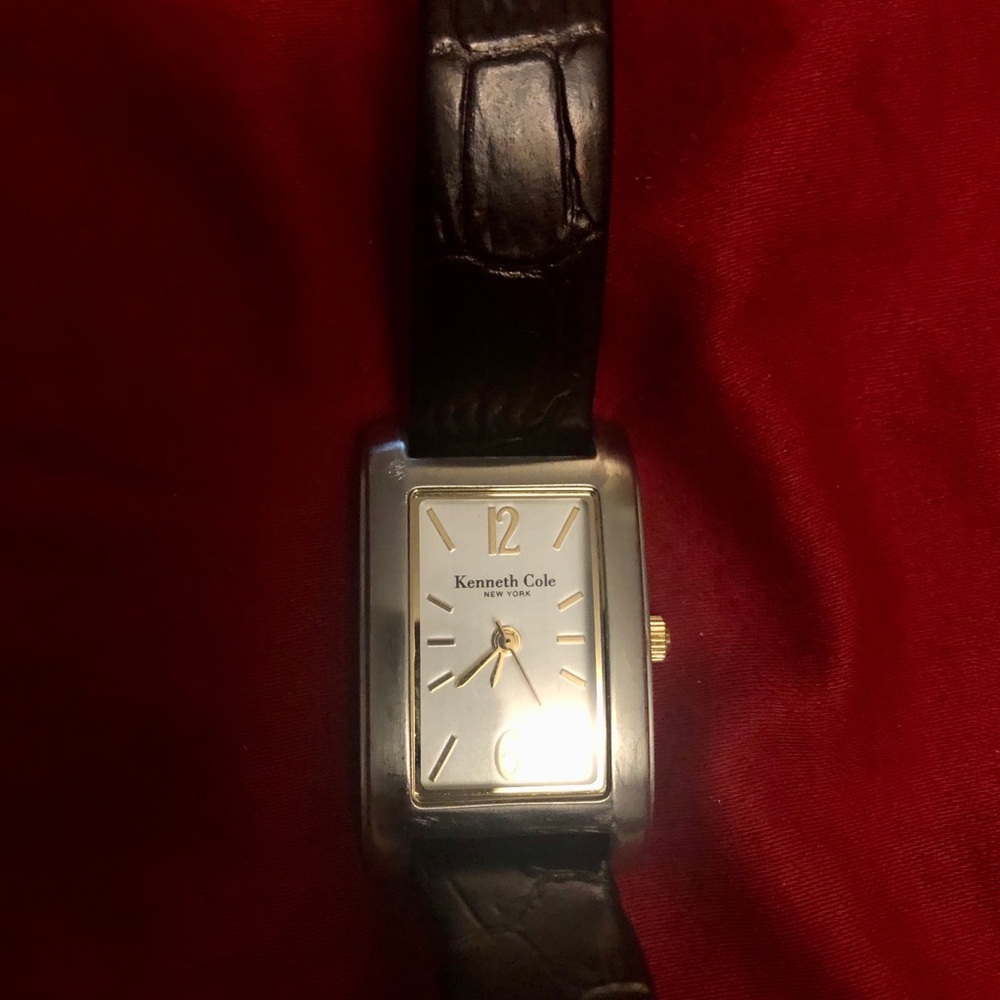 Kenneth Cole watch w/black leather band